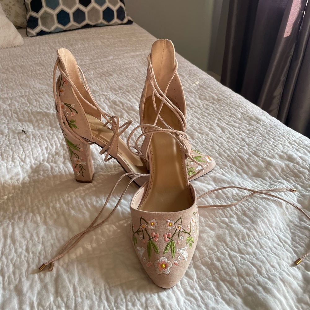 Strappy embroidered heels